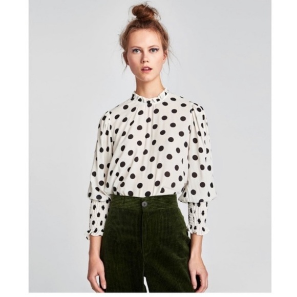 Zara Tops - Zara ruffle blouse